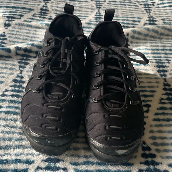 •NWOT• NIKE AIR VAPORMAX PLUS Black Nike Sneakers Shoes •FREE SHIPPING• - Picture 3 of 16